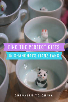 Buying gifts and trinkets at Shanghai's Tianzifang (1)